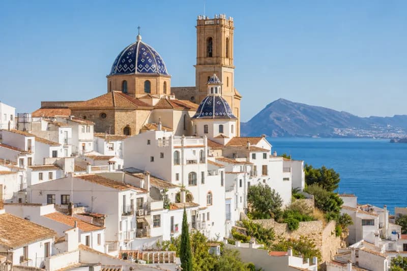 Alicante Airport — Altea